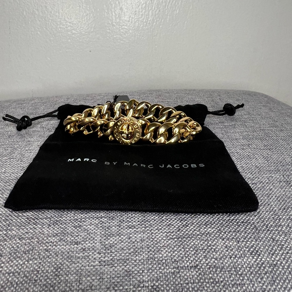 NEW Marc By Marc Jacobs Goldtone Katie
Logo Link Mini Bracelet NWT